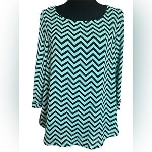 iner Chevron Print Tunic Top Mint Green Black Graphic Stretch Blouse Size Medium
